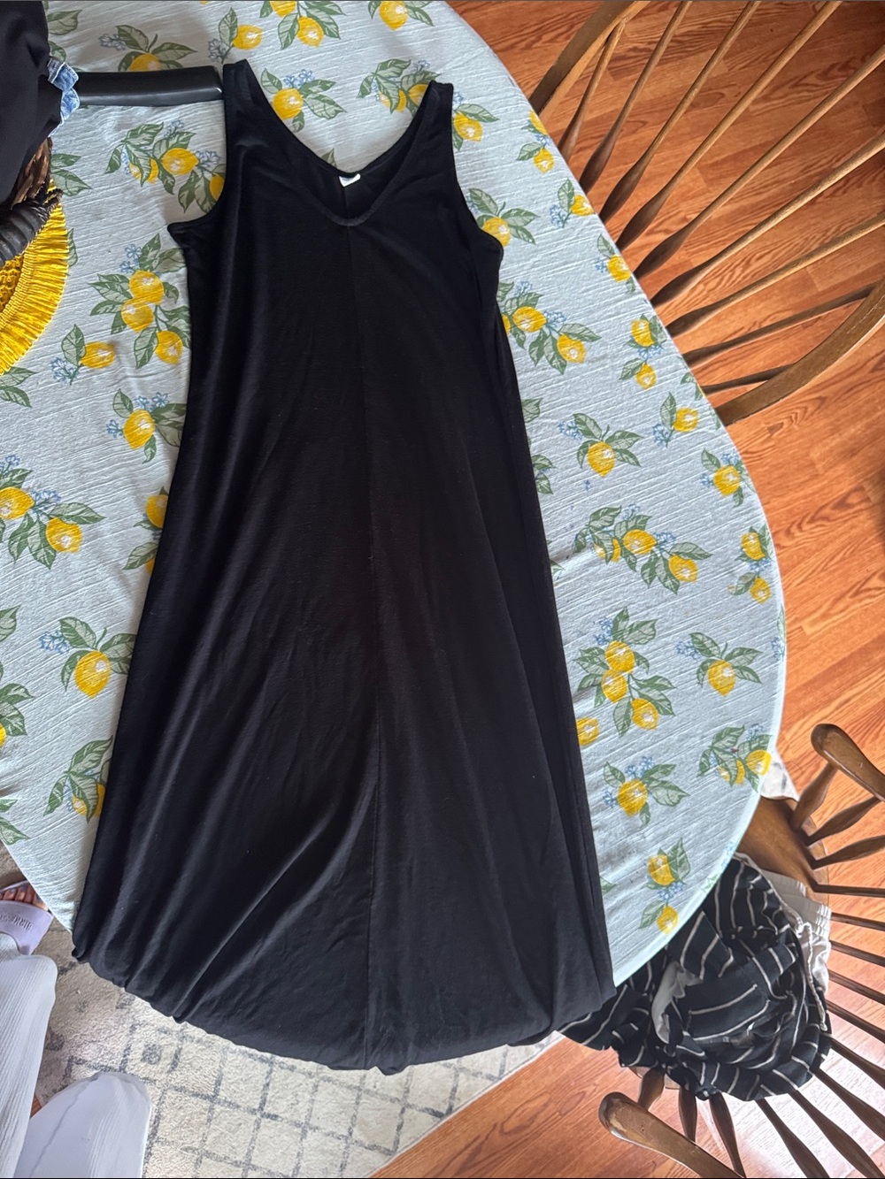 Old Navy Black Sleeveless V-Neck Maxi Dress